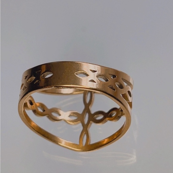 NWT WOMEN'S GOLD STAINLESS STEEL BRAIDED CROSS RING SIZE 10 - Picture 3 of 16